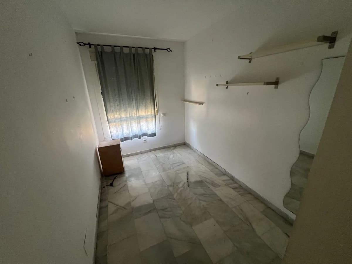 3 Bedroom Ground Floor Apartment for Sale in Estepona, Málaga - Image 6