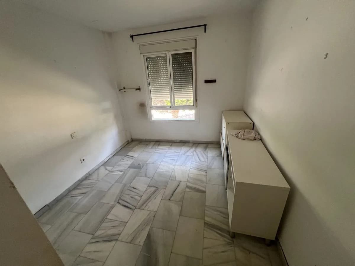 3 Bedroom Ground Floor Apartment for Sale in Estepona, Málaga - Image 7