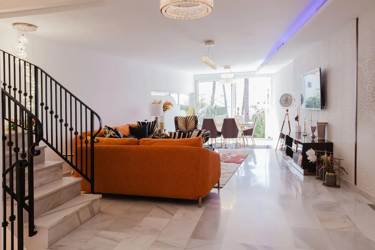 4 Bedroom Townhouse for Sale in The Golden Mile, Málaga - Image 3