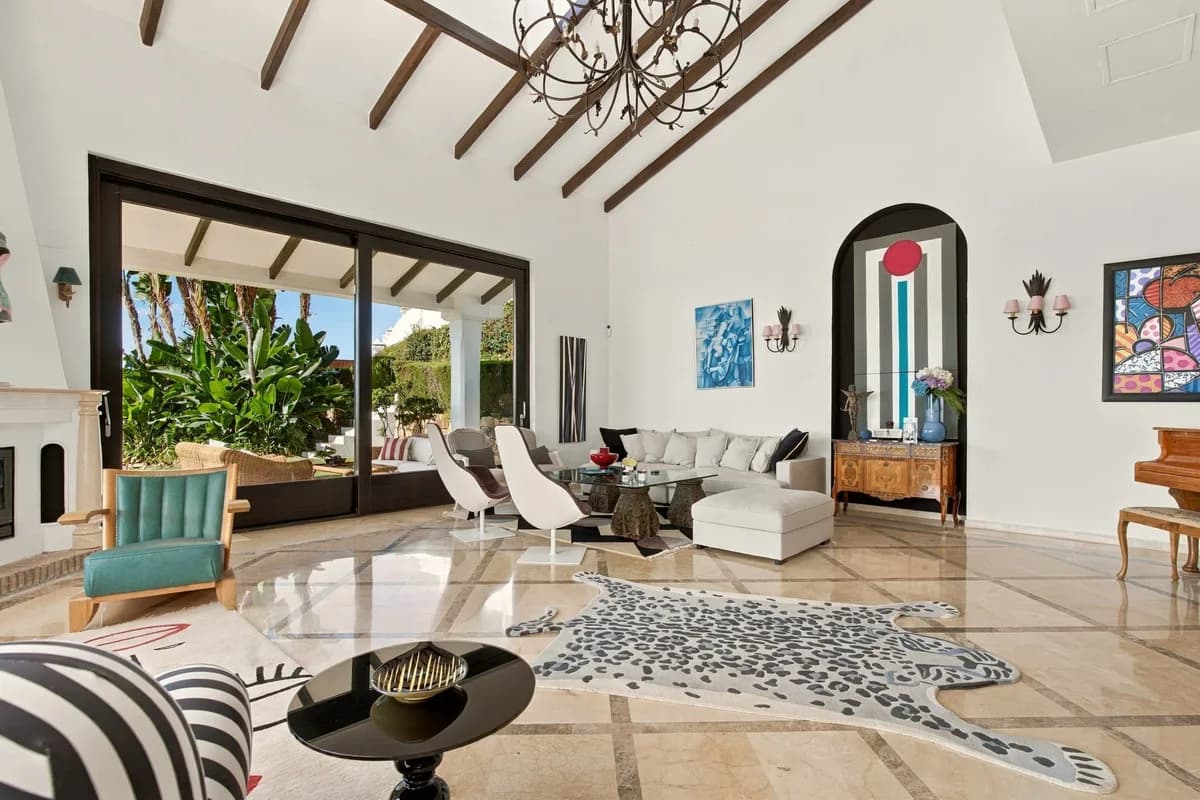 7 Bedroom Detached Villa for Sale in Benahavís, Málaga - Image 4