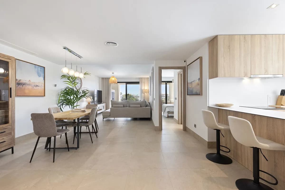 3 Bedroom Middle Floor Apartment for Sale in Casares Playa, Málaga