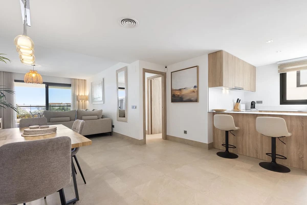 3 Bedroom Middle Floor Apartment for Sale in Casares Playa, Málaga - Image 3