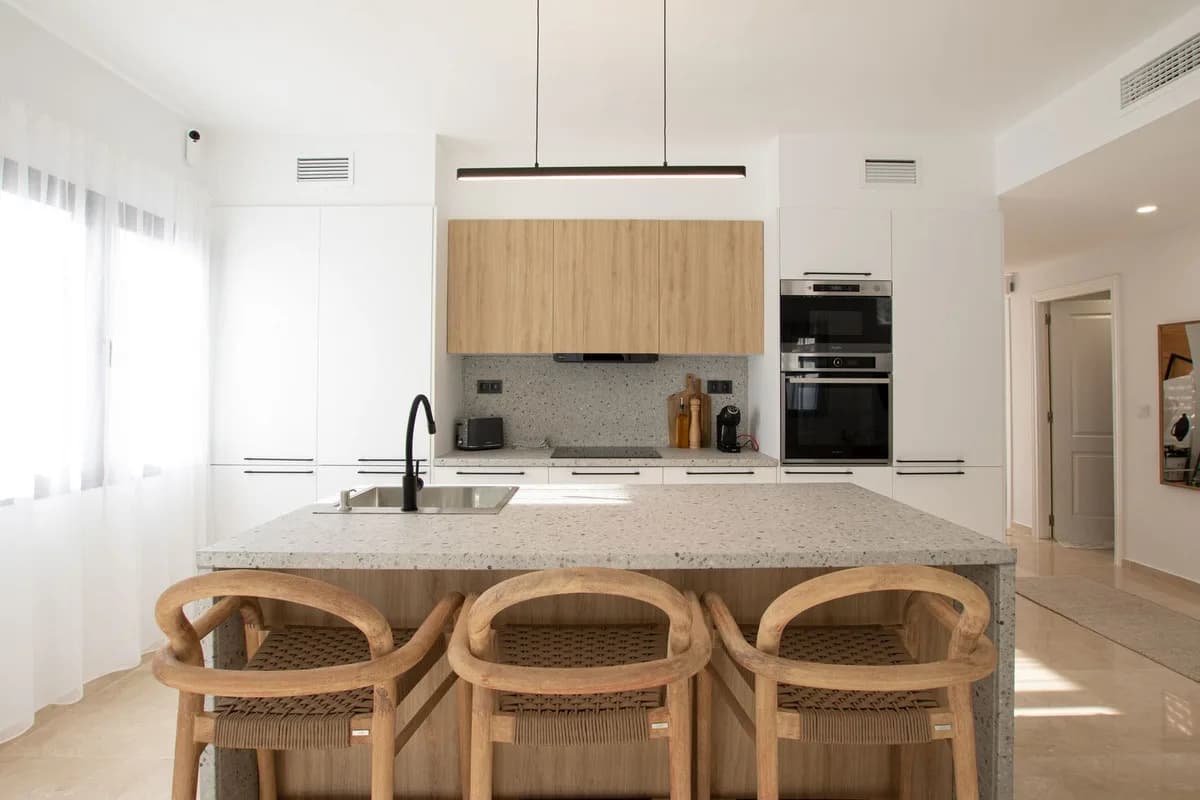 3 Bedroom Middle Floor Apartment for Sale in Riviera del Sol, Málaga - Image 2