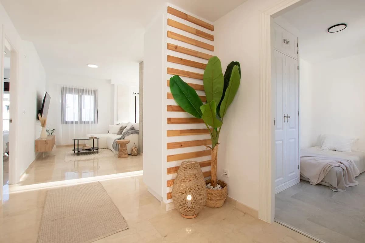 3 Bedroom Middle Floor Apartment for Sale in Riviera del Sol, Málaga - Image 4