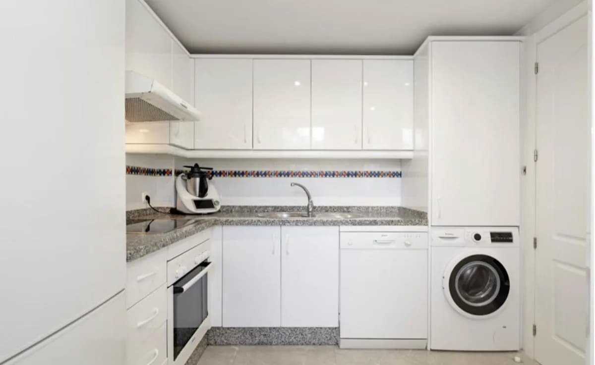 3 Bedroom Townhouse for Sale in Nueva Andalucía, Málaga - Image 7