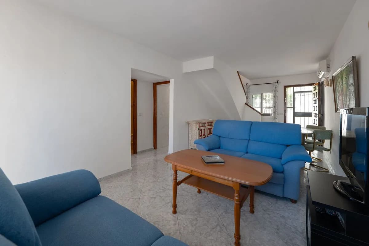 4 Bedroom Townhouse for Sale in Nueva Andalucía, Málaga - Image 3