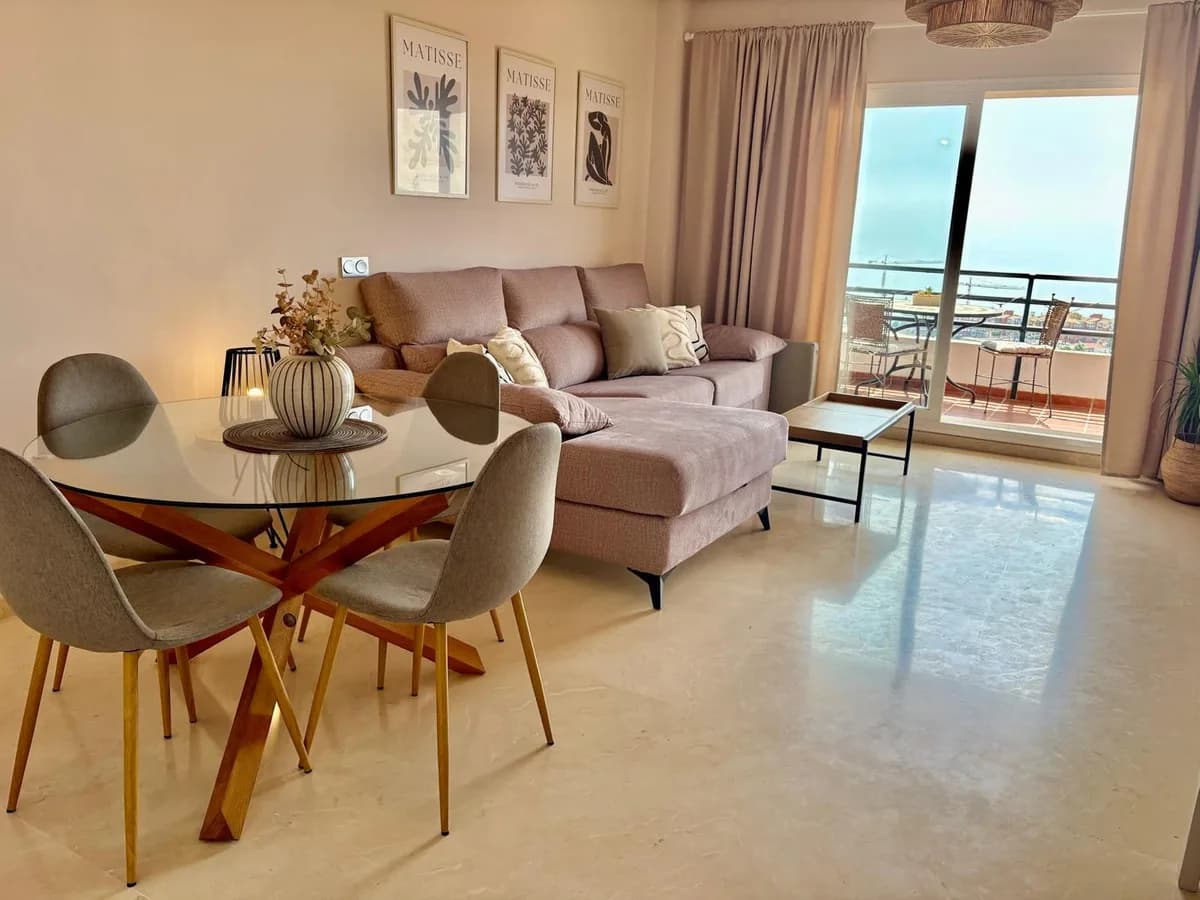 2 Bedroom Middle Floor Apartment for Sale in Manilva, Málaga - Image 5