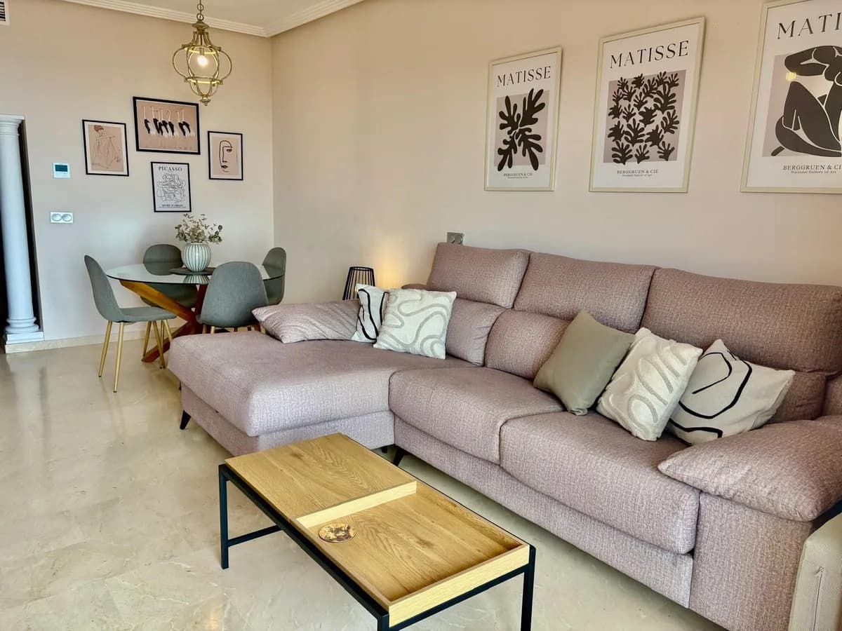 2 Bedroom Middle Floor Apartment for Sale in Manilva, Málaga - Image 6