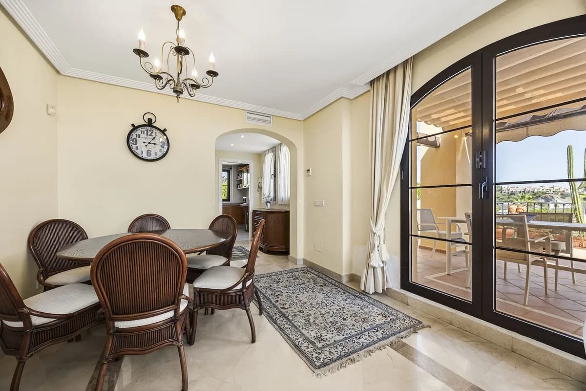 3 Bedroom Penthouse for Sale in Los Arqueros, Málaga - Image 5