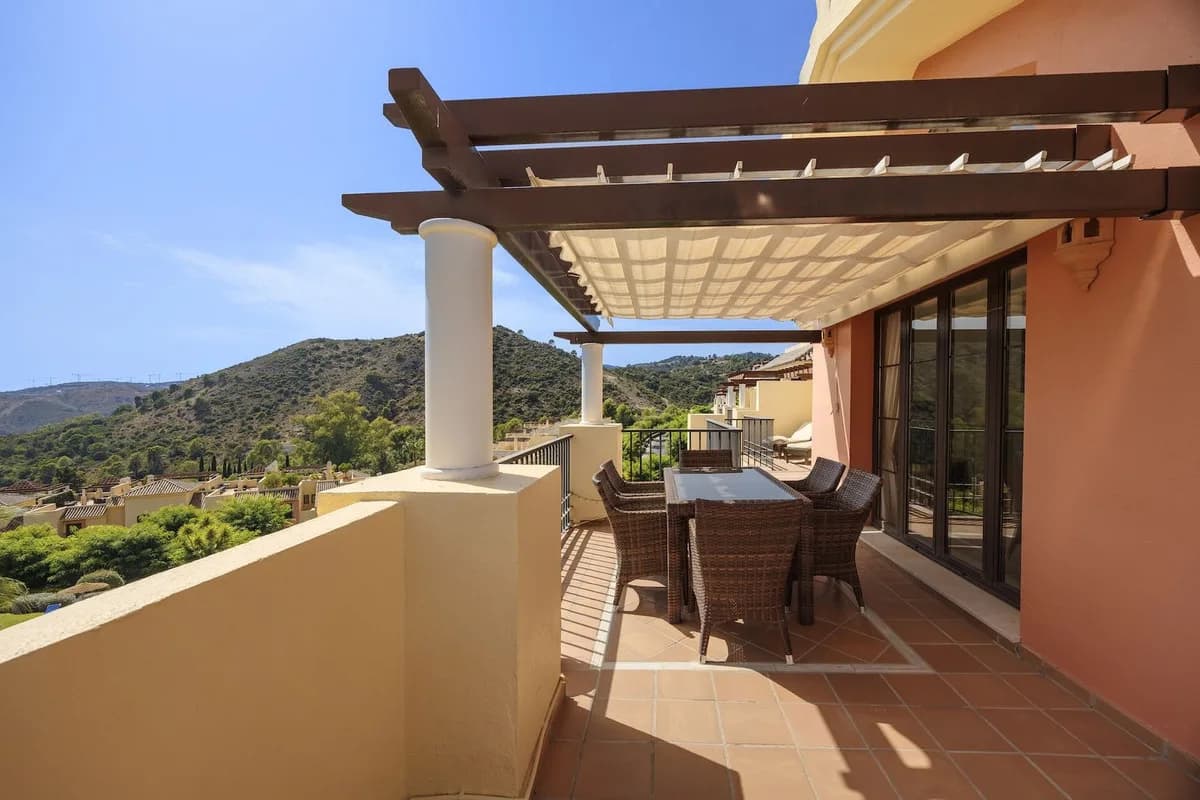 3 Bedroom Penthouse for Sale in Los Arqueros, Málaga - Image 8