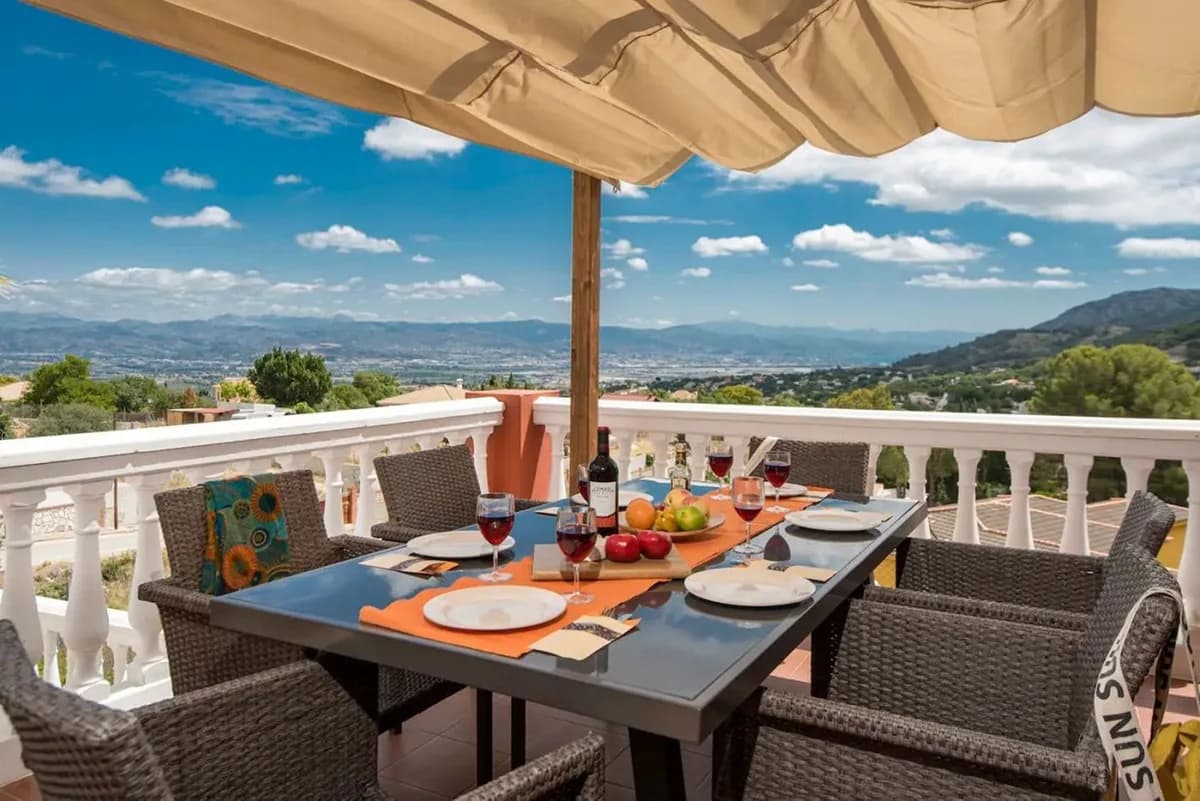 4 Bedroom Detached Villa for Sale in Alhaurín de la Torre, Málaga - Image 4