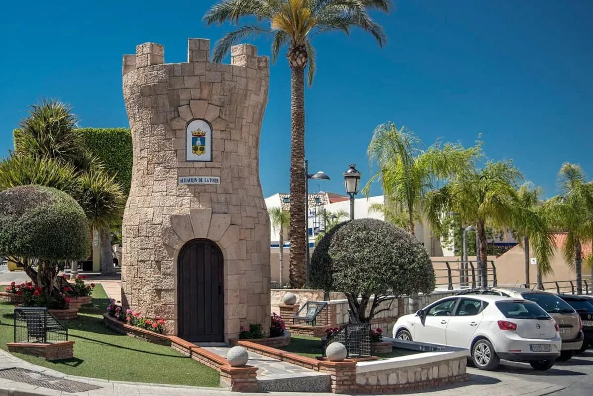4 Bedroom Detached Villa for Sale in Alhaurín de la Torre, Málaga - Image 5