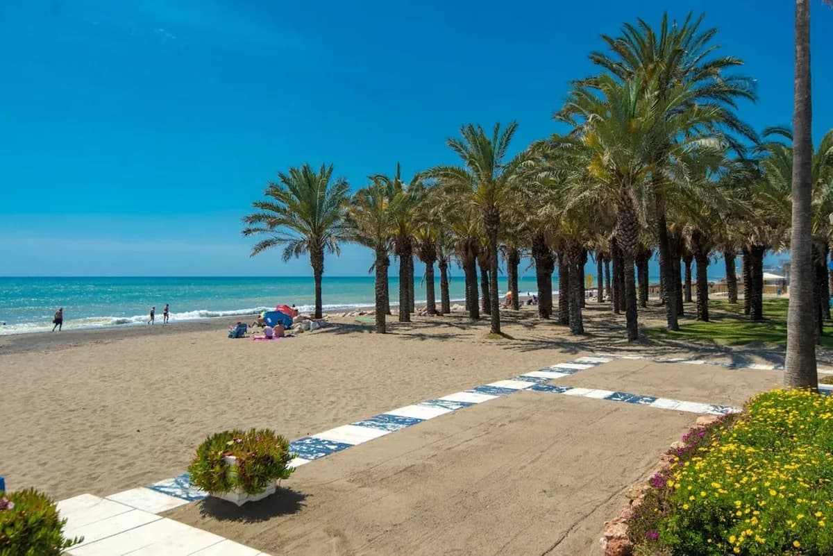 4 Bedroom Detached Villa for Sale in Alhaurín de la Torre, Málaga - Image 8