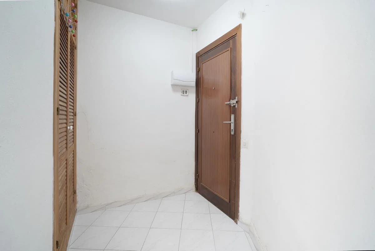 1 Bedroom Middle Floor Apartment for Sale in Benalmadena Costa, Málaga - Image 7