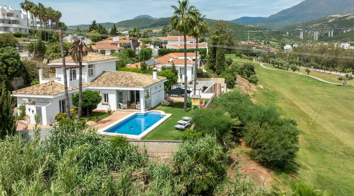 3 Bedroom Detached Villa for Sale in Estepona, Málaga