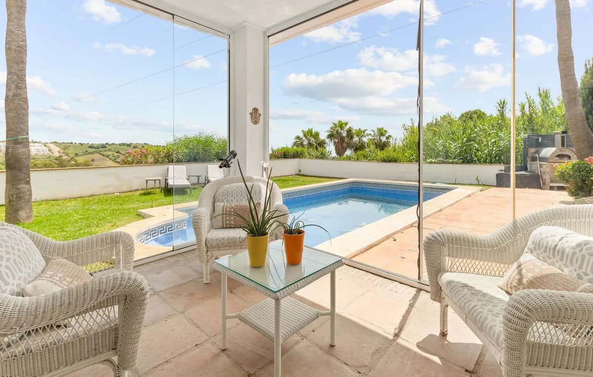 3 Bedroom Detached Villa for Sale in Estepona, Málaga - Image 5