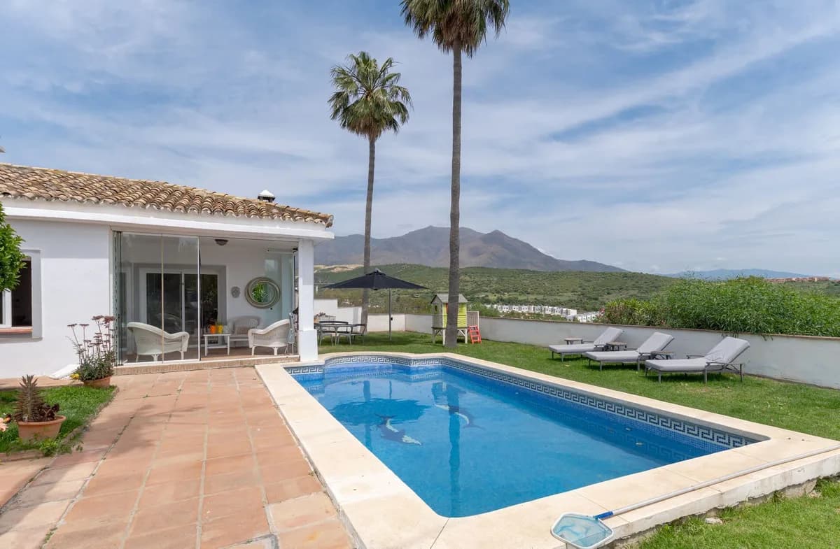 3 Bedroom Detached Villa for Sale in Estepona, Málaga - Image 8