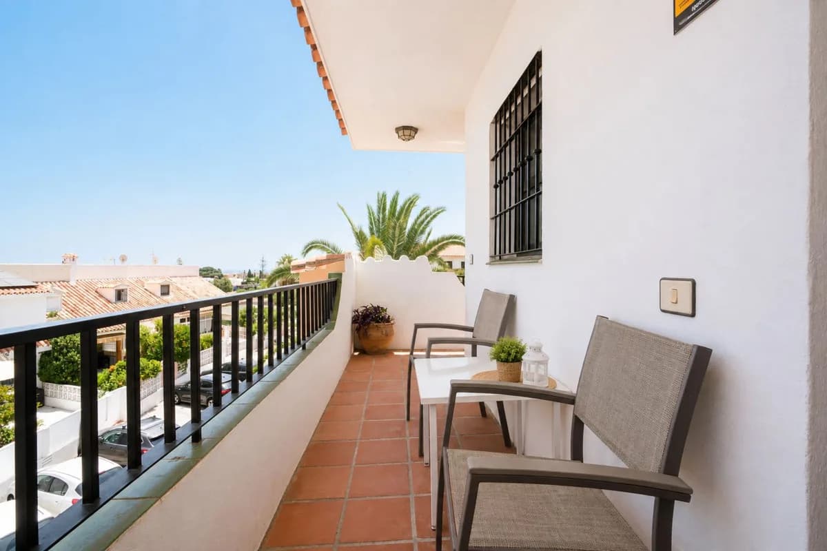 3 Bedroom Penthouse for Sale in Mijas Costa, Málaga - Image 2