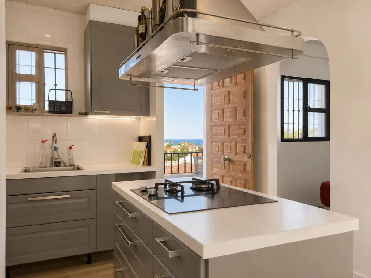3 Bedroom Penthouse for Sale in Mijas Costa, Málaga - Image 3