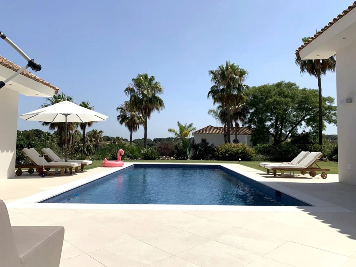 5 Bedroom Detached Villa for Sale in Sotogrande, Cádiz - Image 2