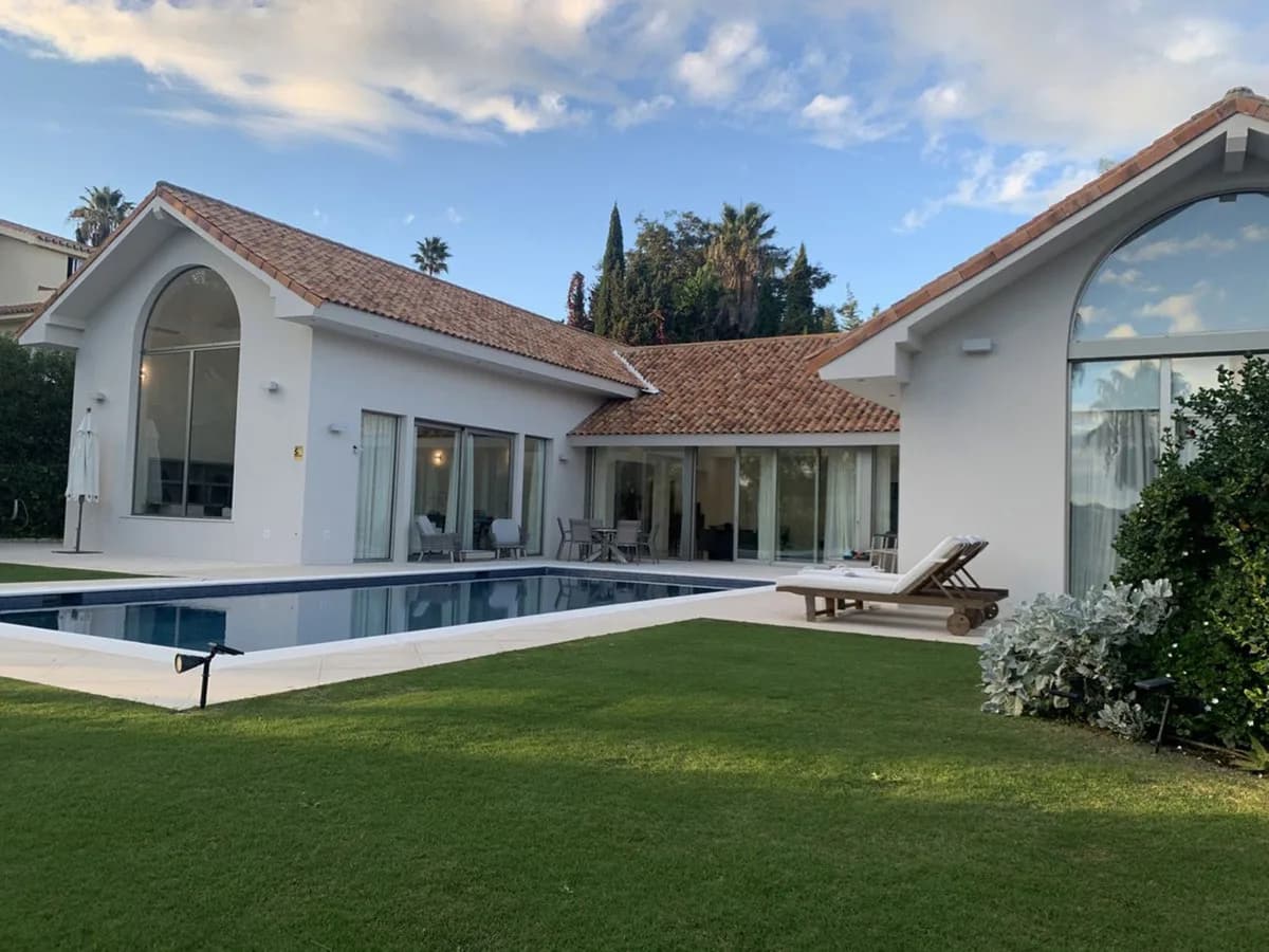 5 Bedroom Detached Villa for Sale in Sotogrande, Cádiz - Image 3