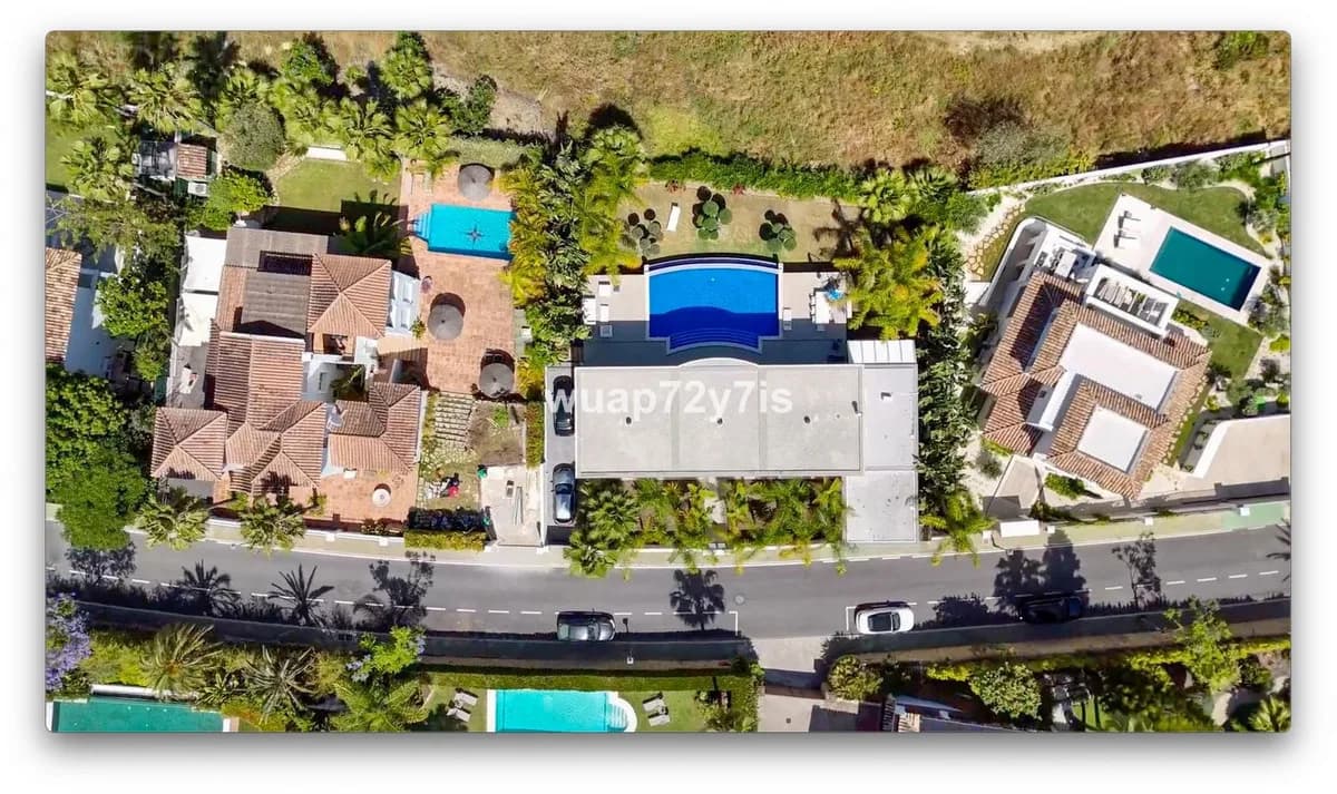 3 Bedroom Detached Villa for Sale in La Quinta, Málaga - Image 3