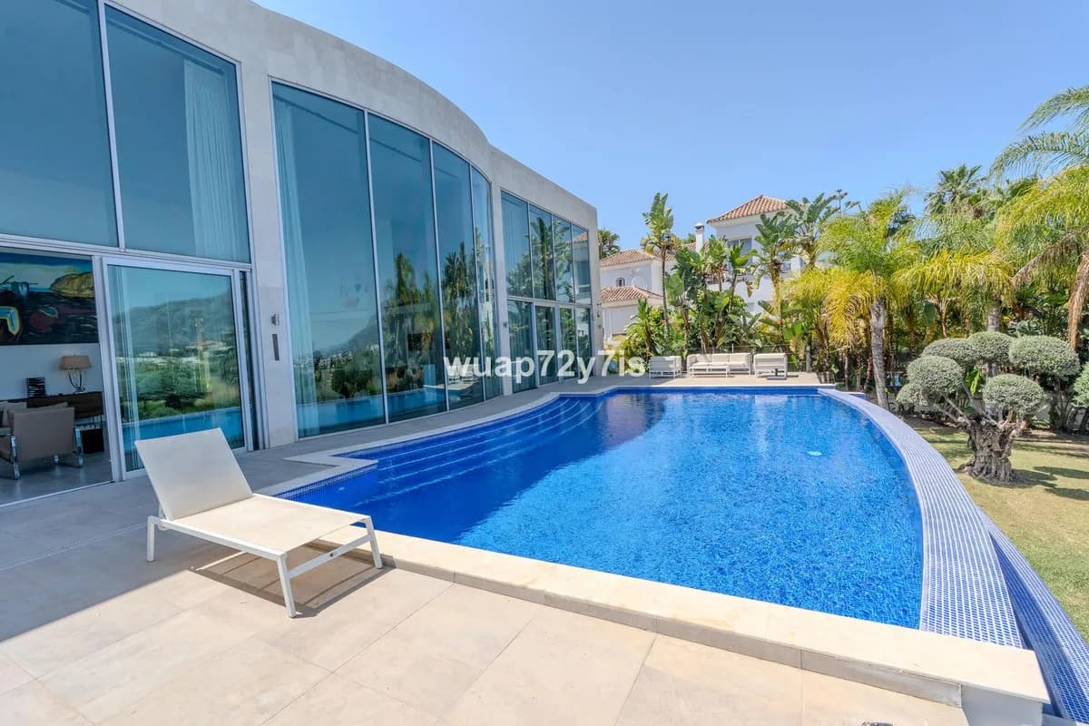 3 Bedroom Detached Villa for Sale in La Quinta, Málaga - Image 8
