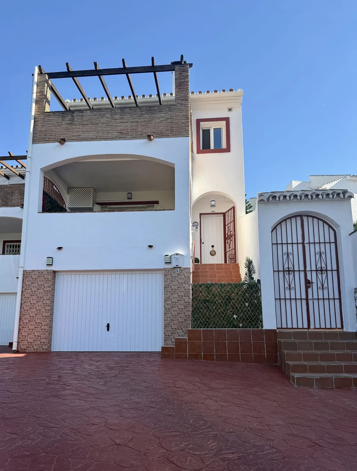 3 Bedroom Townhouse for Sale in Riviera del Sol, Málaga - Image 5