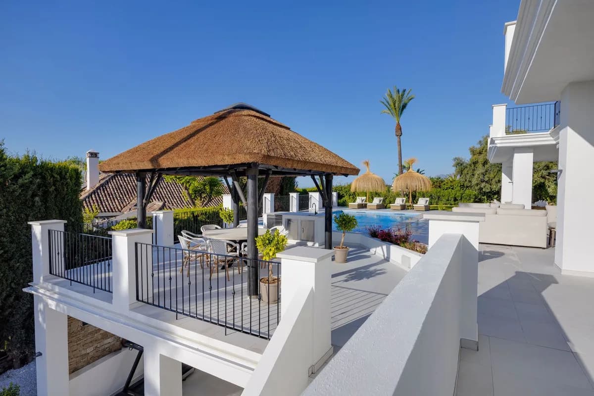 5 Bedroom Detached Villa for Sale in Nueva Andalucía, Málaga - Image 9