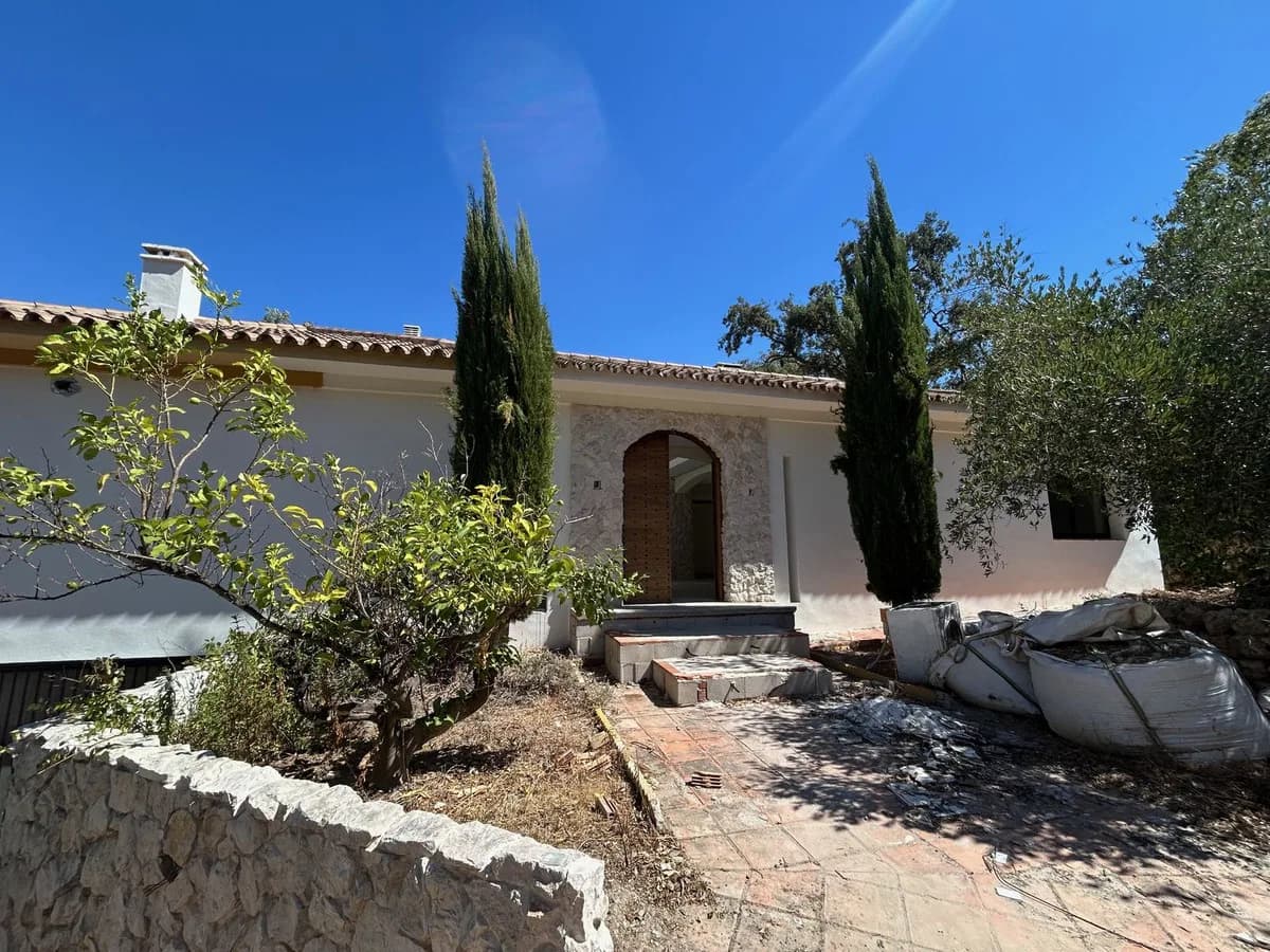3 Bedroom Detached Villa for Sale in La Mairena, Málaga - Image 2