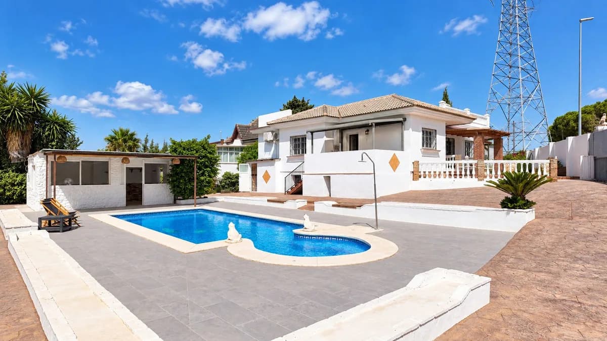 5 Bedroom Detached Villa for Sale in Alhaurín de la Torre, Málaga