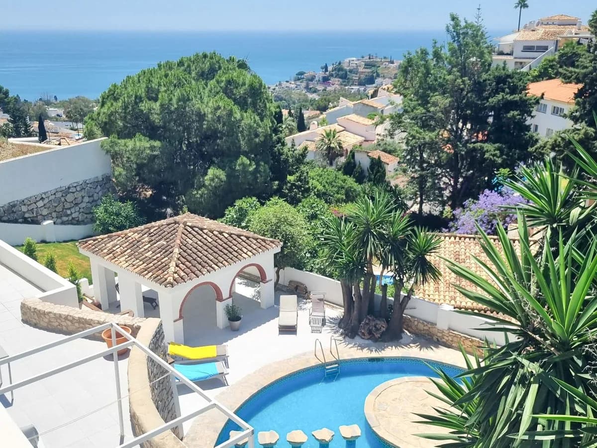 5 Bedroom Detached Villa for Sale in Benalmadena, Málaga - Image 8