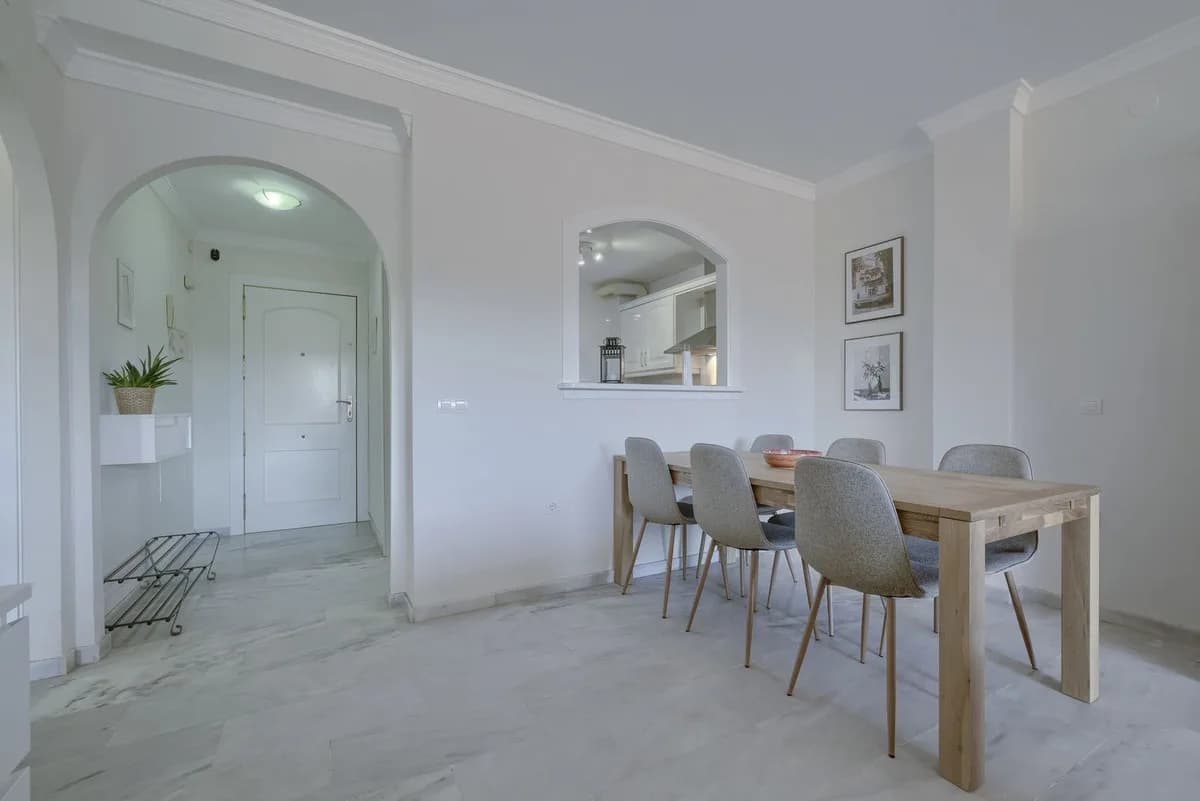 2 Bedroom Ground Floor Apartment for Sale in Calahonda, Málaga - Image 7