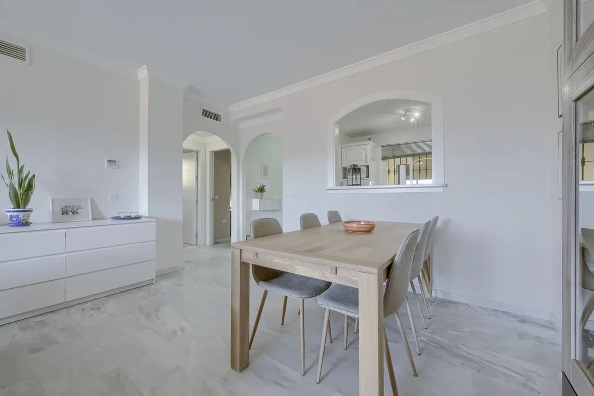 2 Bedroom Ground Floor Apartment for Sale in Calahonda, Málaga - Image 9