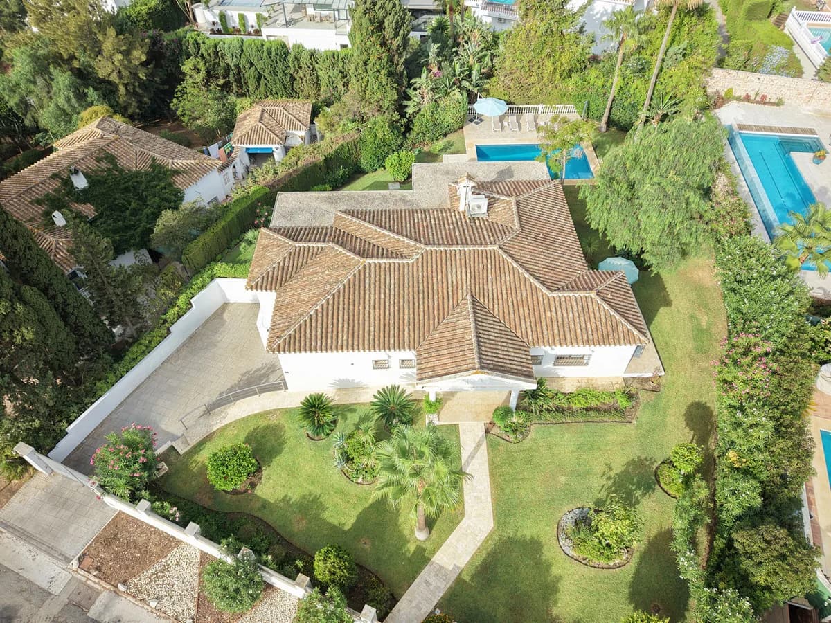 3 Bedroom Detached Villa for Sale in El Chaparral, Málaga - Image 2