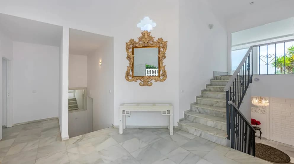 6 Bedroom Detached Villa for Sale in Sotogrande Alto, Cádiz - Image 4