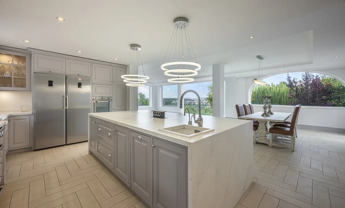 6 Bedroom Detached Villa for Sale in Sotogrande Alto, Cádiz - Image 6