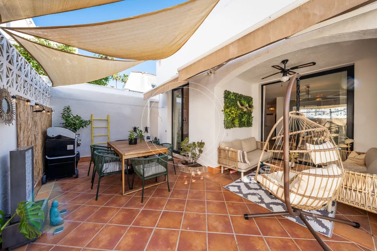 3 Bedroom Semi-Detached House for Sale in Estepona, Málaga - Image 5