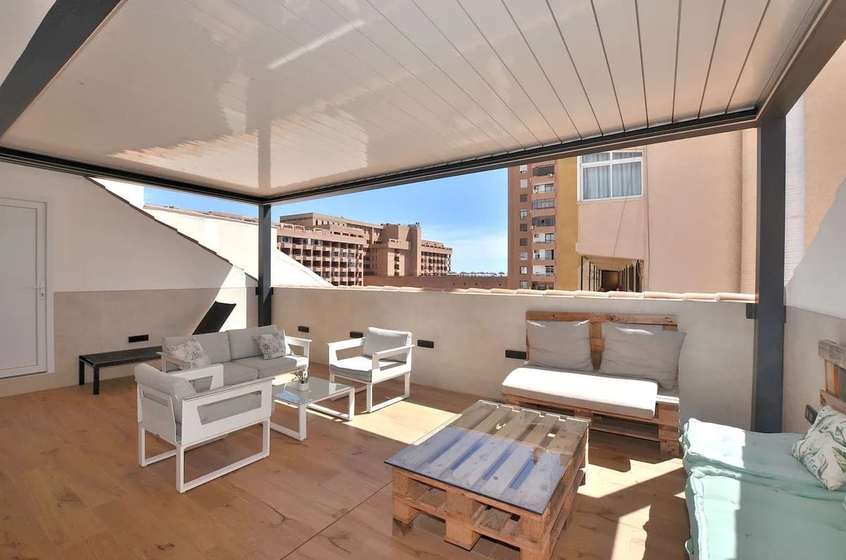 3 Bedroom Penthouse for Sale in Fuengirola, Málaga - Image 2