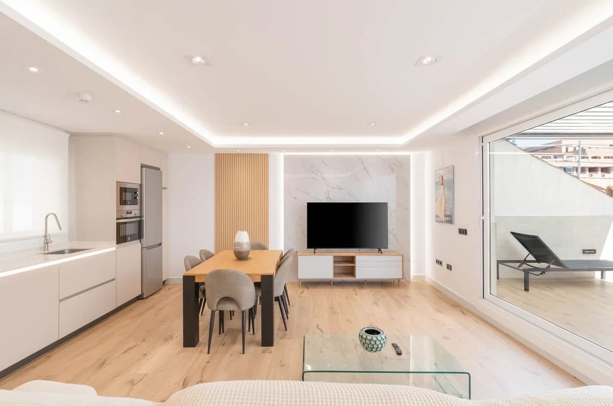 3 Bedroom Penthouse for Sale in Fuengirola, Málaga - Image 3