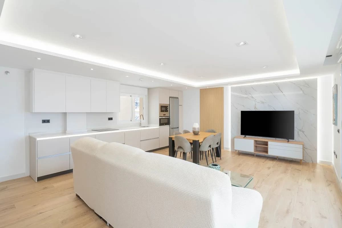3 Bedroom Penthouse for Sale in Fuengirola, Málaga - Image 6