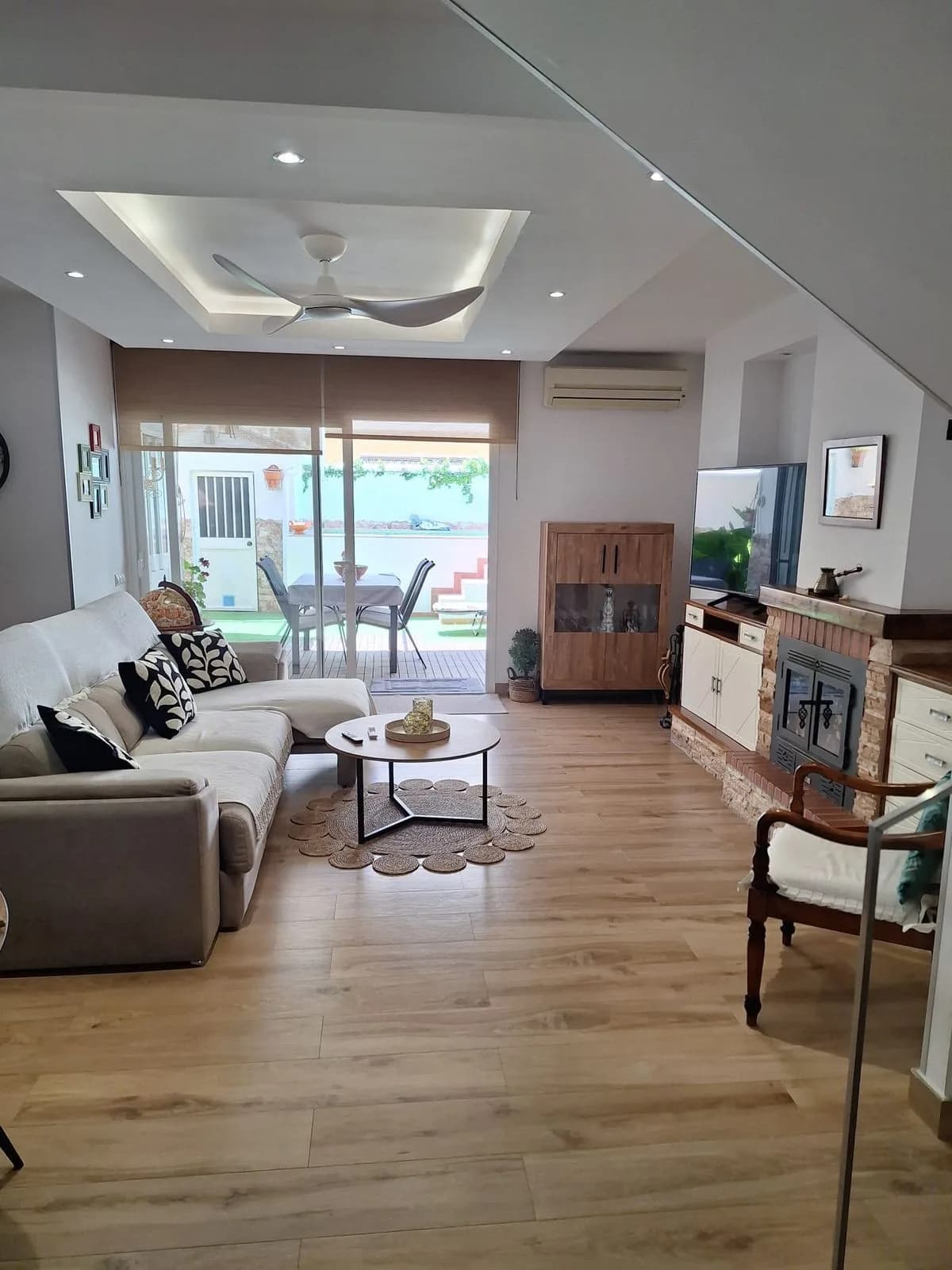 3 Bedroom Townhouse for Sale in Marbella, Málaga - Image 4