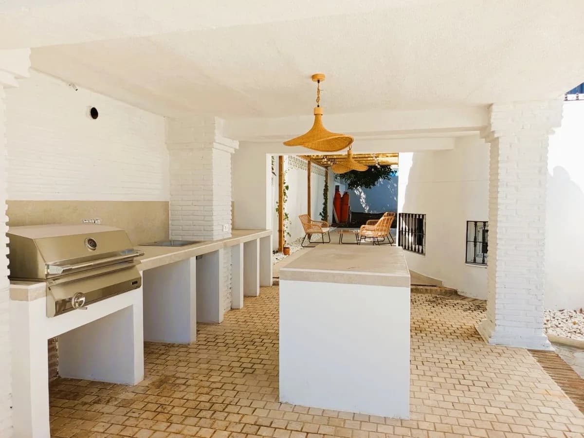 5 Bedroom Detached Villa for Sale in Arroyo de la Miel, Málaga - Image 8