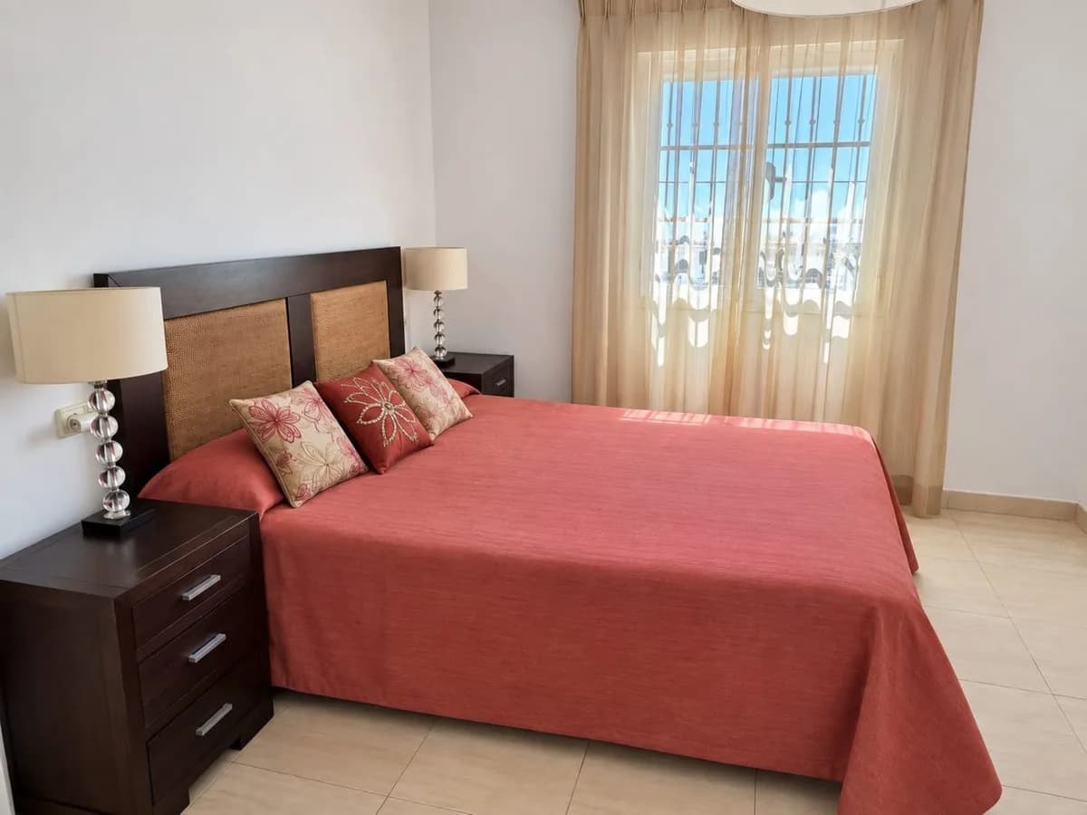 3 Bedroom Ground Floor Apartment for Sale in La Duquesa, Málaga - Image 4