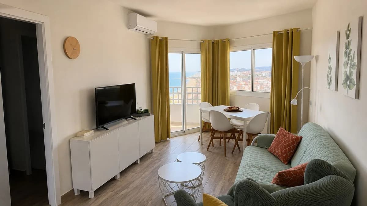 1 Bedroom Middle Floor Apartment for Sale in Fuengirola, Málaga - Image 7