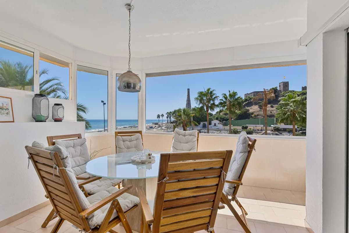 2 Bedroom Middle Floor Apartment for Sale in Fuengirola, Málaga