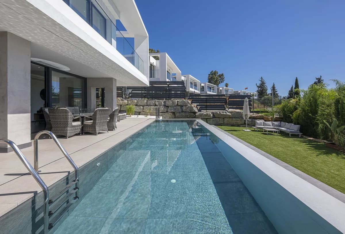 4 Bedroom Detached Villa for Sale in Valle Romano, Málaga
