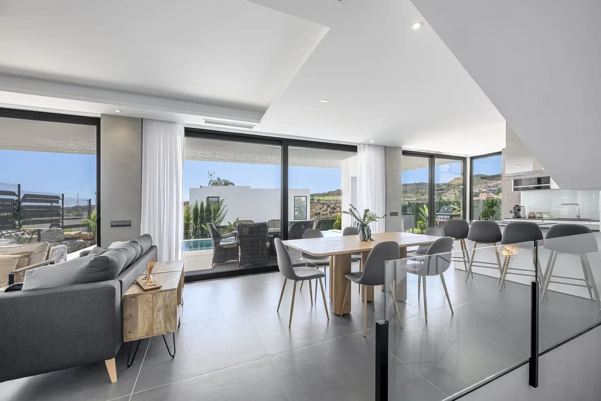 4 Bedroom Detached Villa for Sale in Valle Romano, Málaga - Image 9