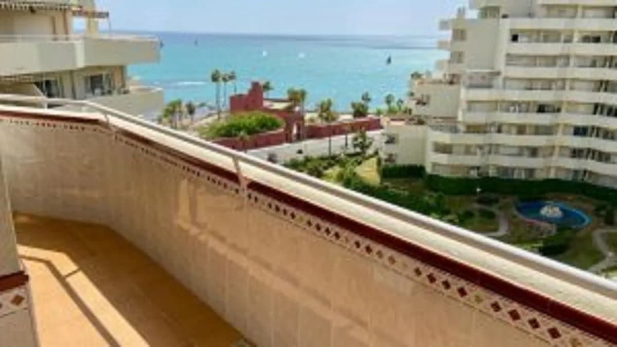 1 Bedroom Middle Floor Apartment for Sale in Benalmadena, Málaga - Image 9