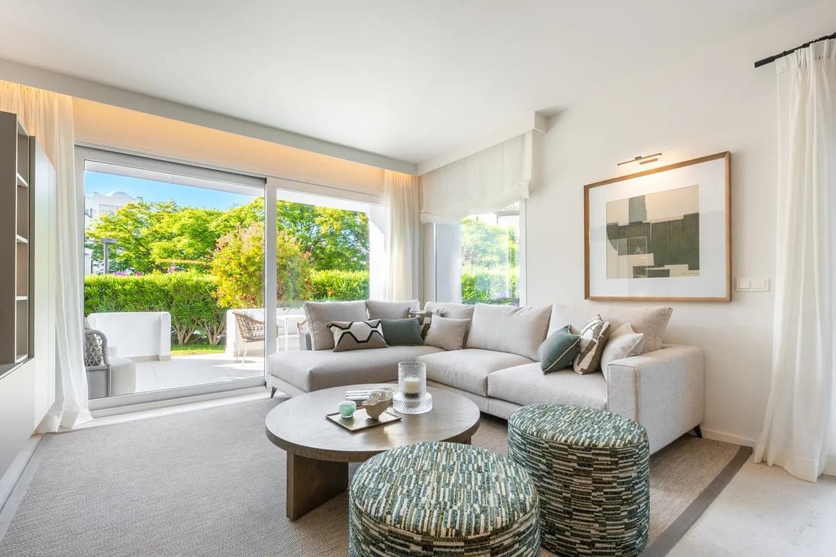 4 Bedroom Ground Floor Apartment for Sale in Marbella, Málaga - Image 3